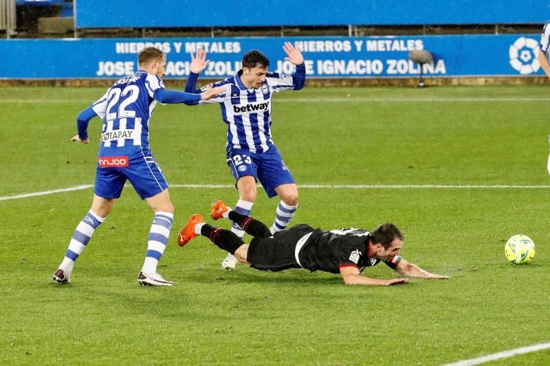 2?1. El Alavés remonta y complica al Eibar