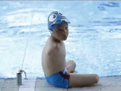 Ismail, un niño de 10 años sin brazos, 'Deportista del Año' en Bosnia