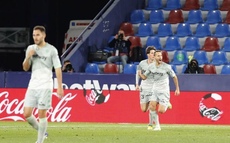 Levante-Real Betis (4-3): Canales maquilla el enésimo despropósito antes del derbi