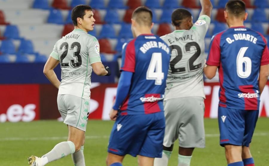 Mandi: "Si cuando metemos tres goles encajamos cuatro..."