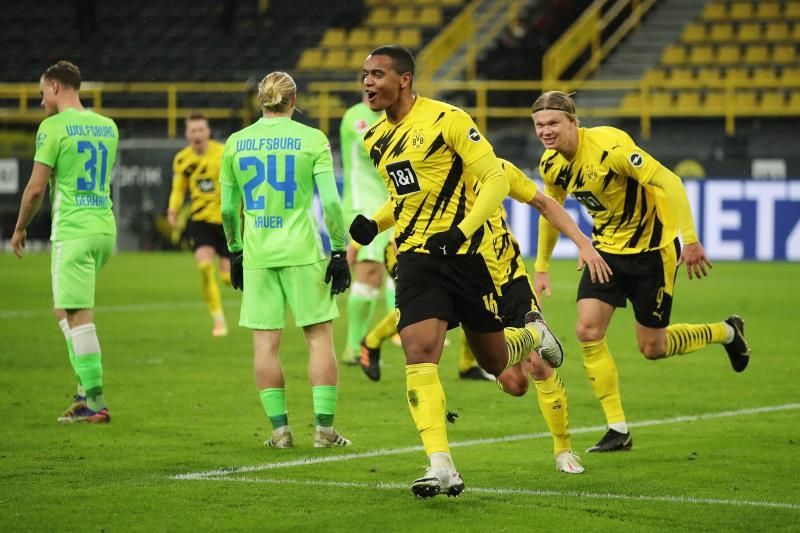 2-0: Akanji y Sancho devuelven al Dortmund a la zona Champions