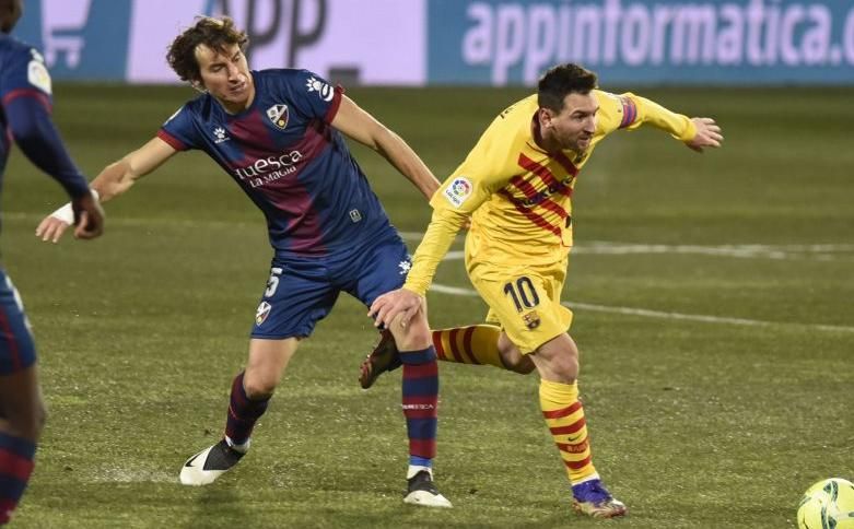 0-1: El Barça, con Messi, reacciona en Huesca
