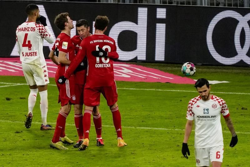 El Bayern remonta y golea (5-2) ante el Maguncia y defiende el liderato