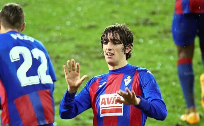 Bryan Gil no se 'achanta'