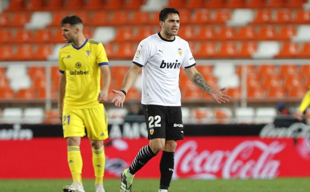 1-1: Maxi salva al Valencia ante el Cádiz del 'Choco' Lozano