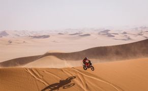 Toby Price arrebata la victoria a Kevin Benavides; Barreda pierde el liderato