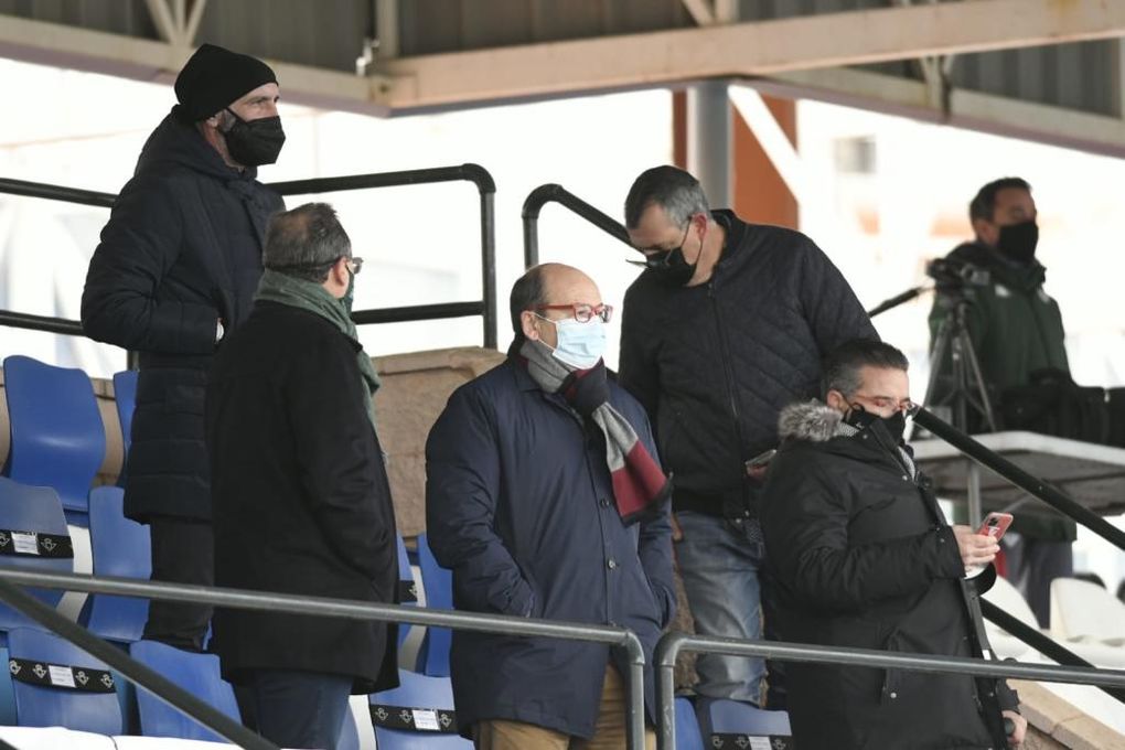 Castro y Monchi, presentes en el derbi femenino