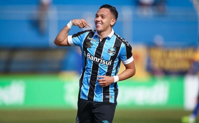 El Oporto reacciona a la competencia de Sevilla y Real Madrid lanzándose ya a por Pepê