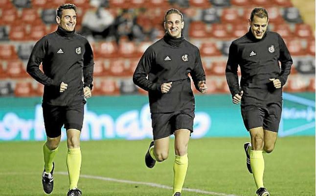 Ya hay árbitros para el Sevilla-Real Sociedad y el Huesca-Betis