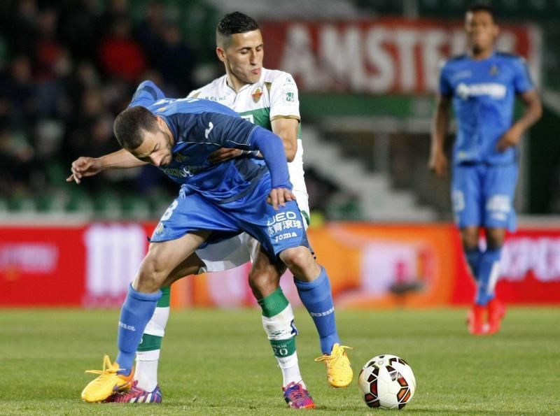 Elche y Getafe se reparten victorias agónicas en sus duelos en Primera
