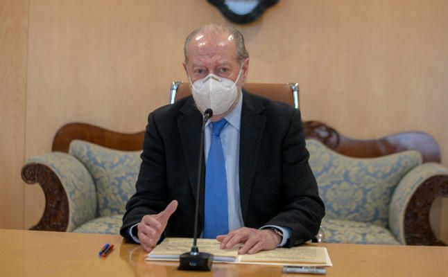 Villalobos mantiene que la solución a la interinidad de las plantillas en las Administraciones Públicas ha de ser general