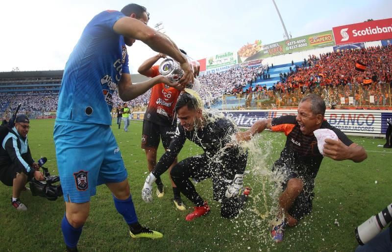 Definidos los ocho clasificados a cuartos de final de torneo de El Salvador