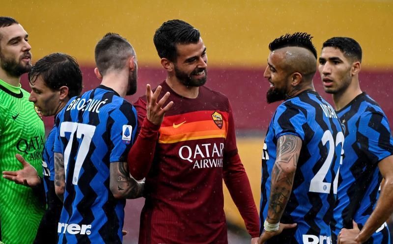 Roma e Inter hacen feliz al Milan