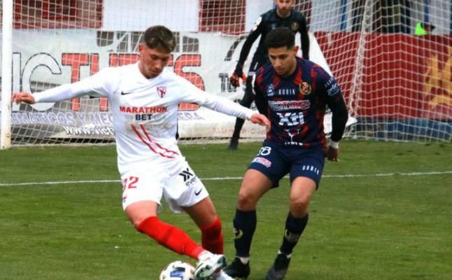 El Sevilla Atlético le da vida al Yeclano (3-1)