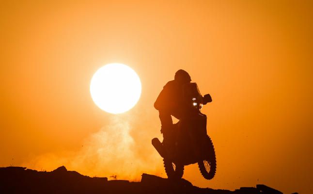 Cornejo aumenta su ventaja y Al-Attiyah priva del triunfo a Sainz