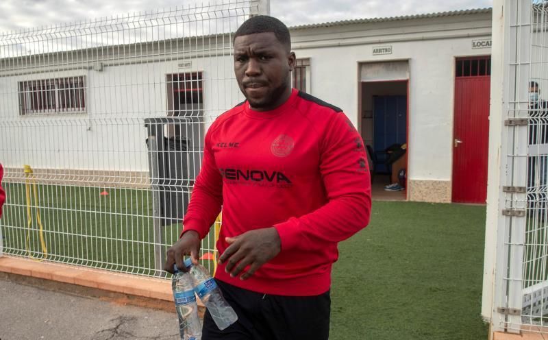 Drenthe se entrena con el Racing Murcia esperando su debut en Tercera