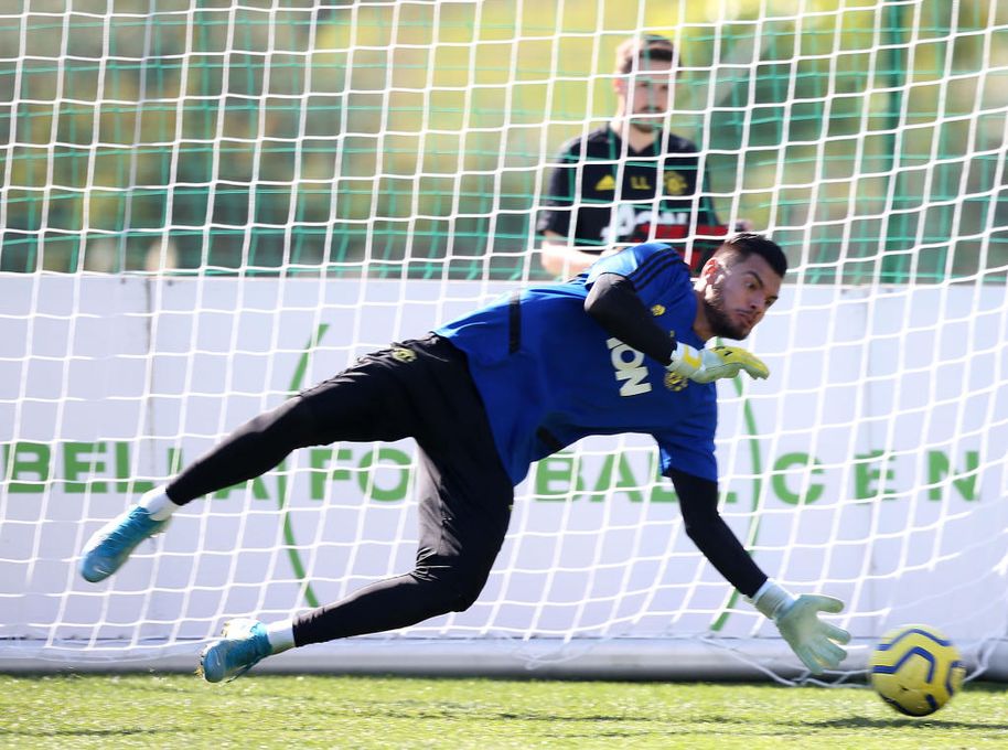 El Valencia sondea a Sergio Romero para su portería