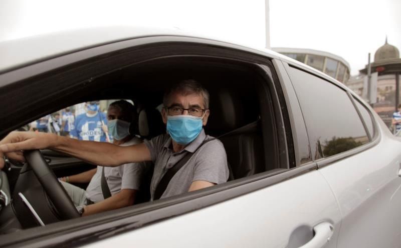 Fernando Vázquez se despide de los jugadores tras su destitución