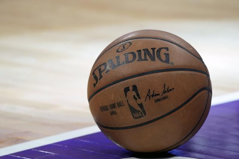 La NBA no se plantea cancelar la temporada a pesar de los casos de covid-19