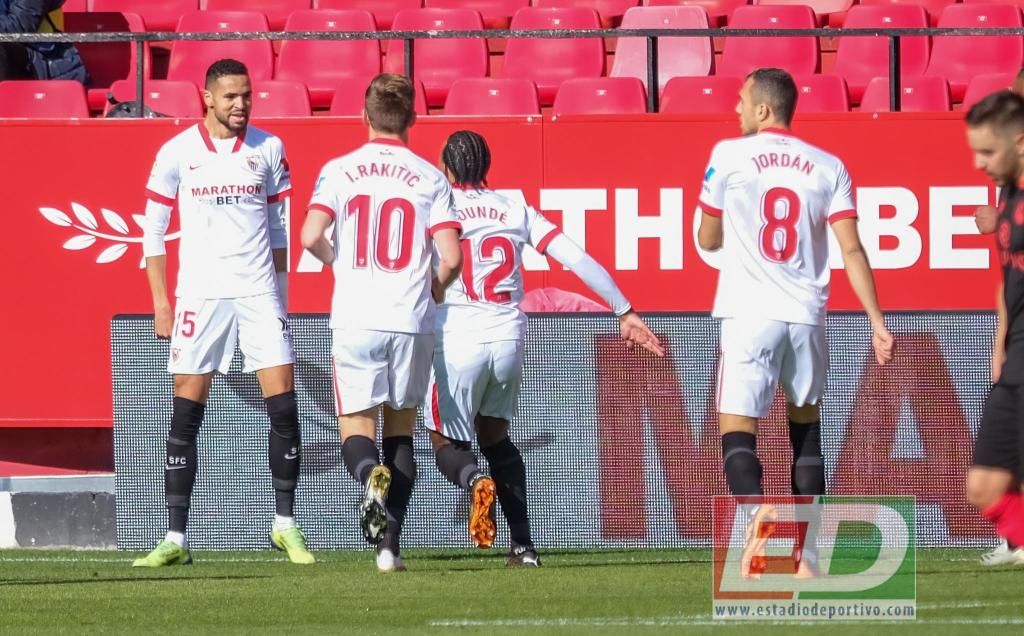 En-Nesyri: "¿Un sueño? Nada en especial, lo importante es darlo todo por el Sevilla FC"