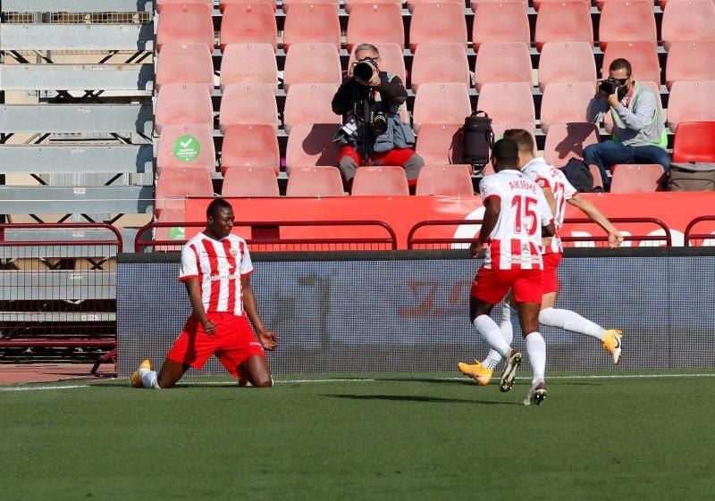 5-0. El Almería ridiculiza al Alavés de Abelardo con una 'manita'