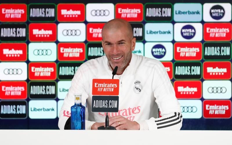 Zidane: "Hazard tiene las espaldas anchas; saldrá engrandecido"