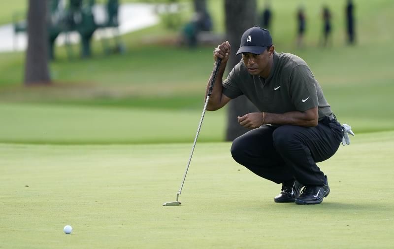 Tiger Woods, operado de la espalda, confía en reaparecer en abril