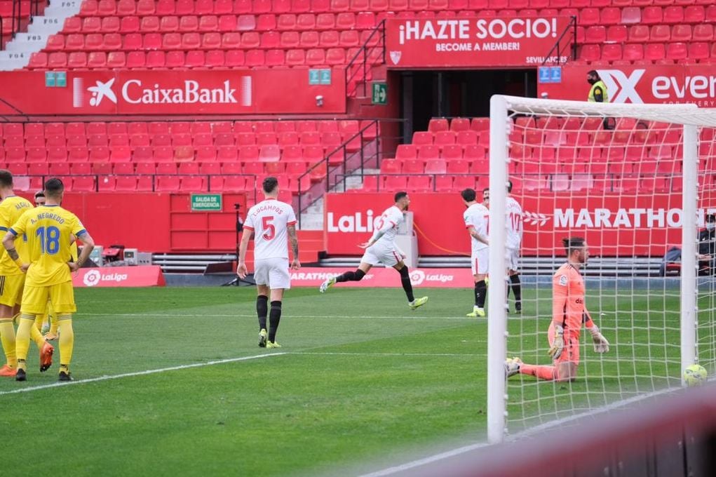 Sevilla FC 3-0 Cádiz: En-Nesyri regala al fin una tarde plácida