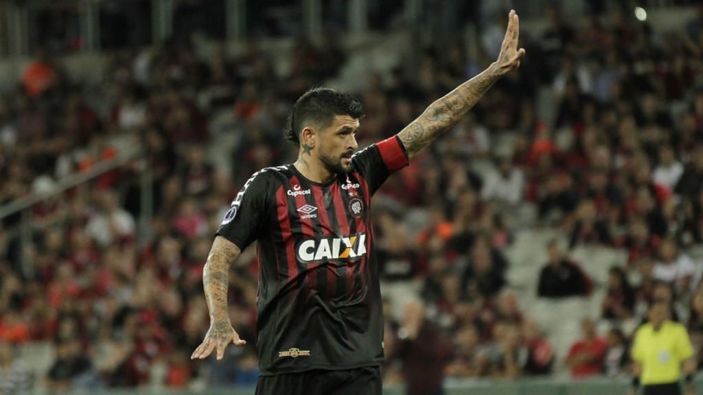 El Papu y la alargada sombra de Lucho González