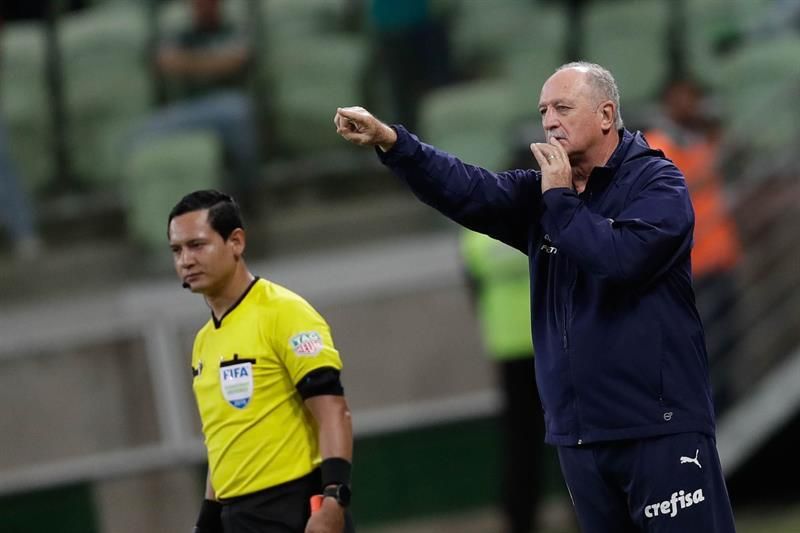 Scolari deja el Cruzeiro a salvo de caer a la Tercera división de Brasil