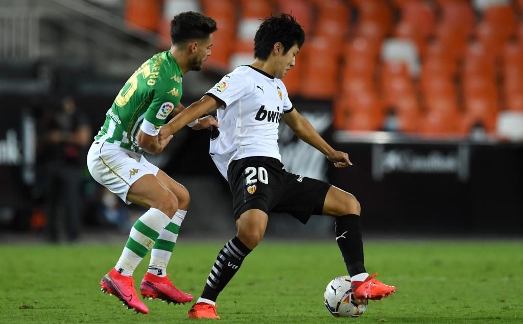 El Valencia busca salida a Kang In Lee y el Betis solicita su cesión