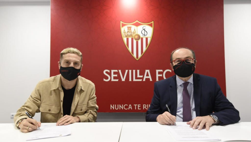 OFICIAL: Papu Gómez firma con el Sevilla hasta 2024