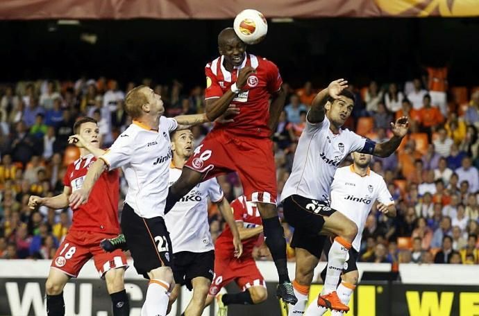 Mbia, a punto de ser rival del Sevilla en LaLiga