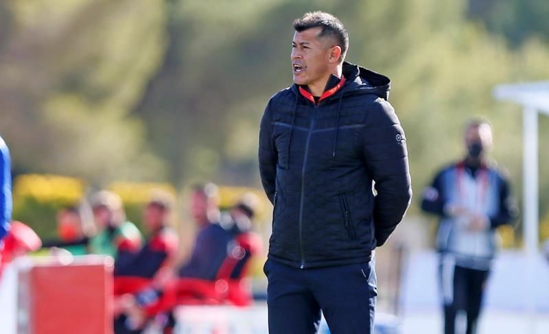 Almirón: ?Siento que el equipo está vivo y tengo fe en partido ante Valencia?