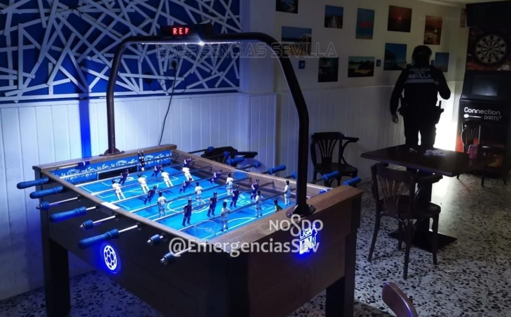 Precintan un bar en Sevilla con 33 personas dos horas después de la hora de  cierre - Estadio Deportivo