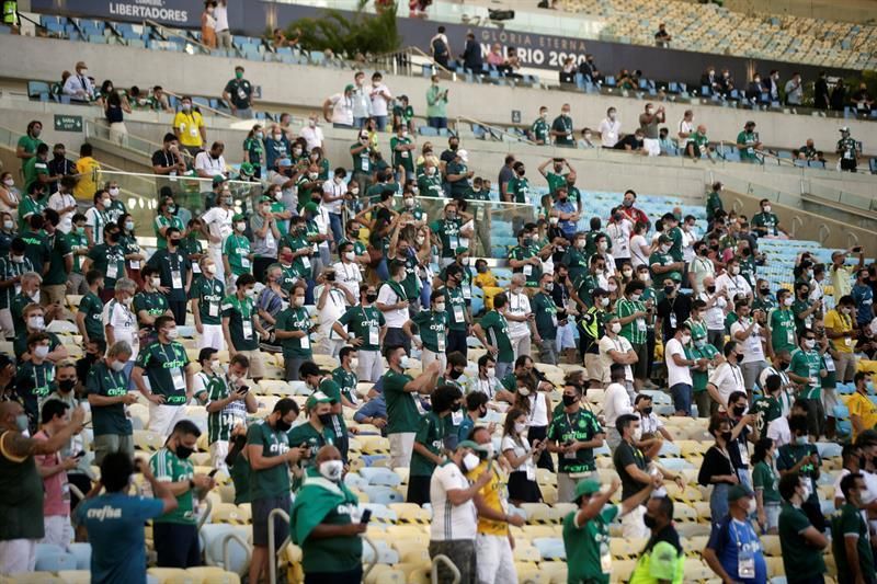 La final de la Libertadores "sin público" no impide pequeñas aglomeraciones