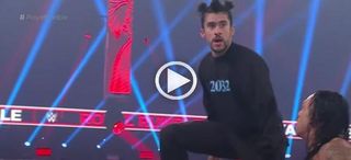 Bad Bunny 'se pasa' a la lucha libre