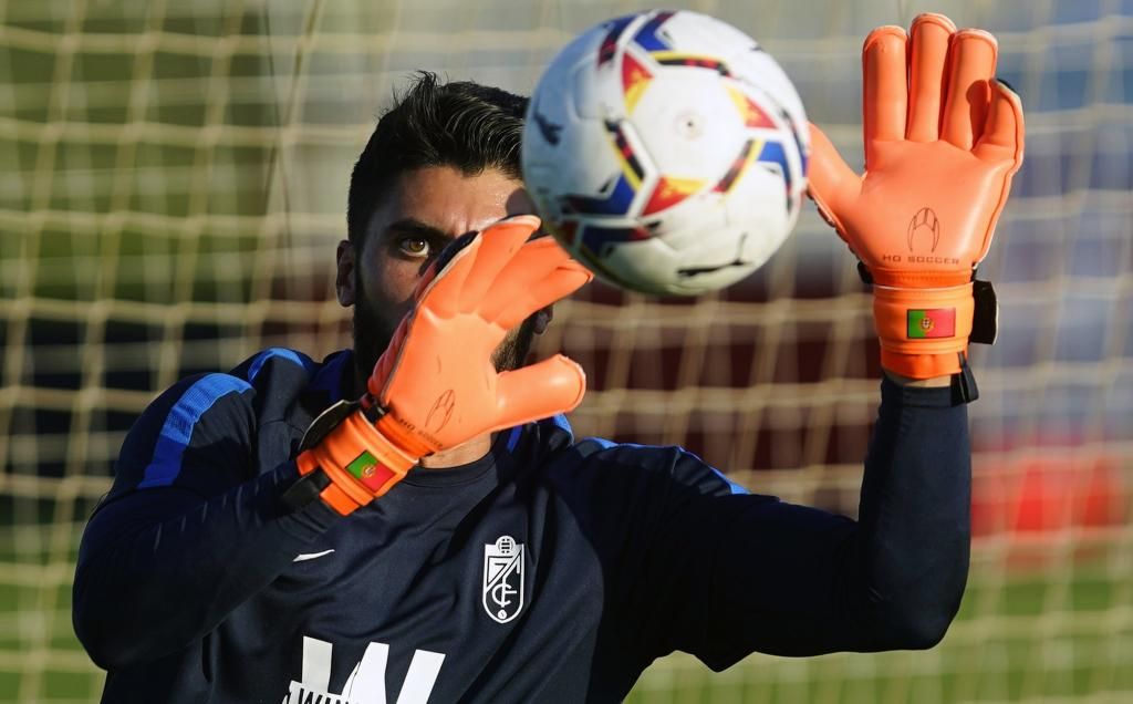 La cláusula anti Sevilla que metió el Betis en el precontrato de Rui Silva