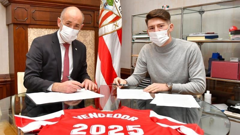 Unai Vencedor amplía su contrato con el Athletic hasta 2025