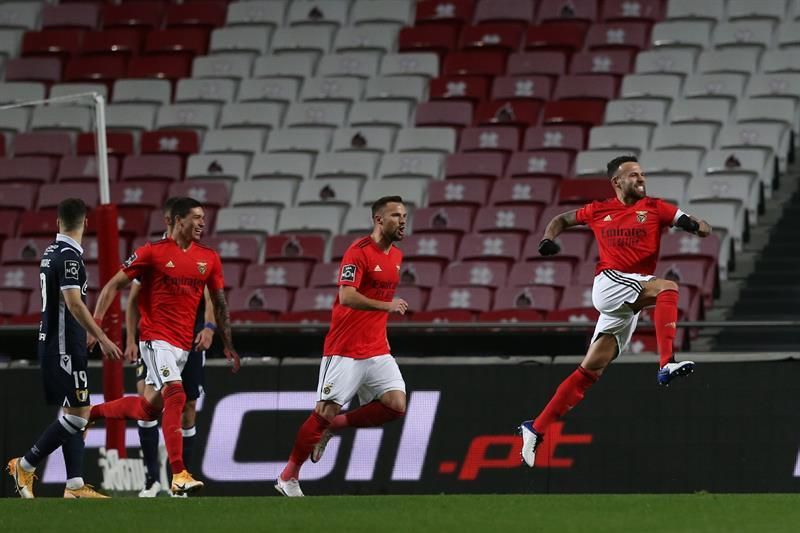 Darwin, Otamendi, Cassierra y Estupiñán ponen los goles en Portugal