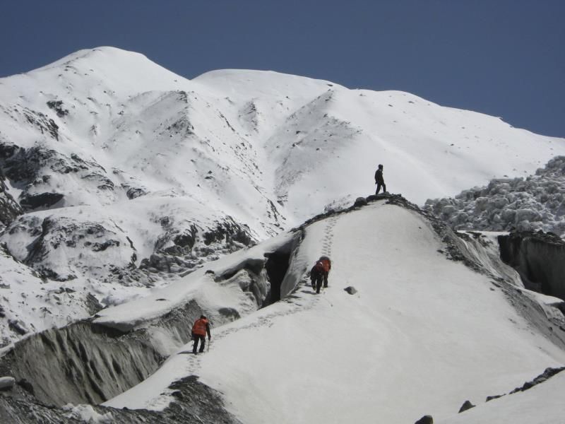 El mal tiempo impide la búsqueda de los montañeros desaparecidos en el K2