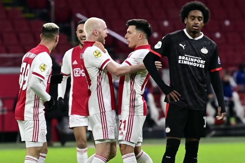 2-1: El Ajax, en el que Idrissi sigue sin debutar, echa al PSV de la Copa