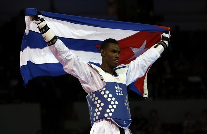 Campeón mundial cubano de taekwondo Rafael Alba entrenará en Inglaterra