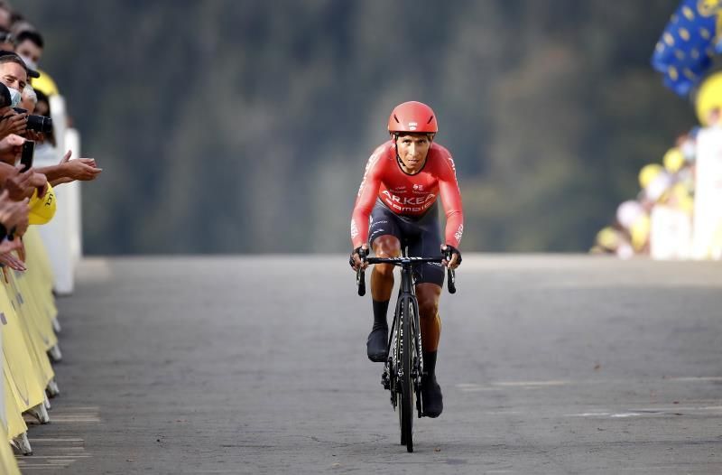 El Eolo Kometa invitado al Giro de Italia, el Arkea de Quintana excluido