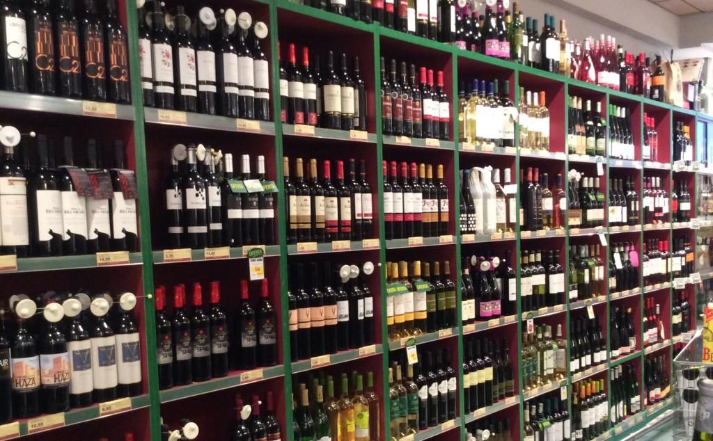 La Junta de Andalucía prohíbe la venta de alcohol a partir de las 18 horas