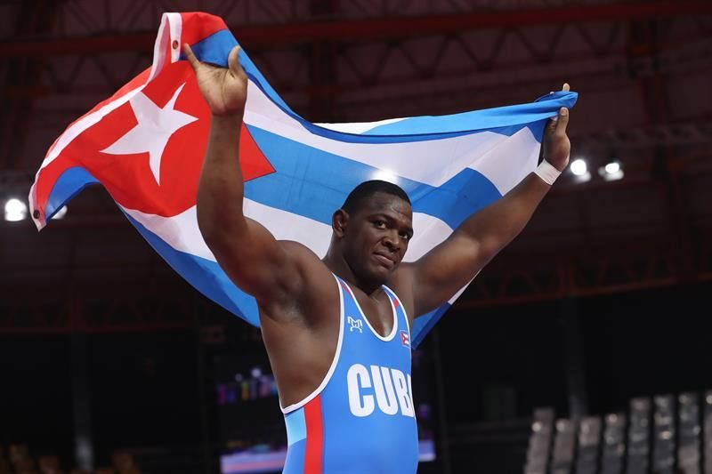 El campeón mundial Mijaín López encabeza el grupo de cubanos que se entrenará en Italia