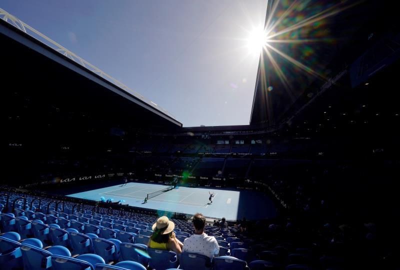 Australia confina Melbourne, aunque el tenis continuará sin público