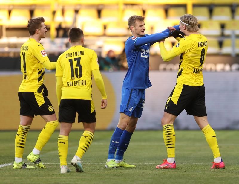 Haaland salva un punto para el Dortmund