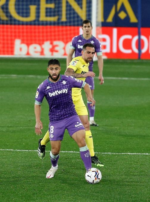 1-2. El Betis tumba a un Villarreal que pierde el invicto en casa