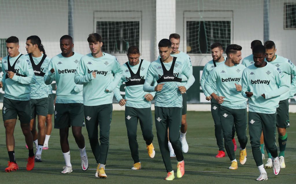 Víctor Ruiz, al margen, duda para el Betis-Getafe